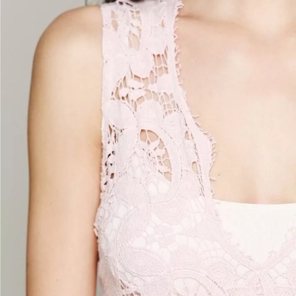 MIGUELINA ON THE EVE CROCHET LACE COLUMN MAXI DRESS PINK M - Picture 4 of 12